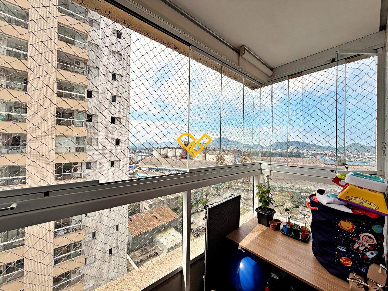 Apartamento à venda no Ponta da Praia: Varanda