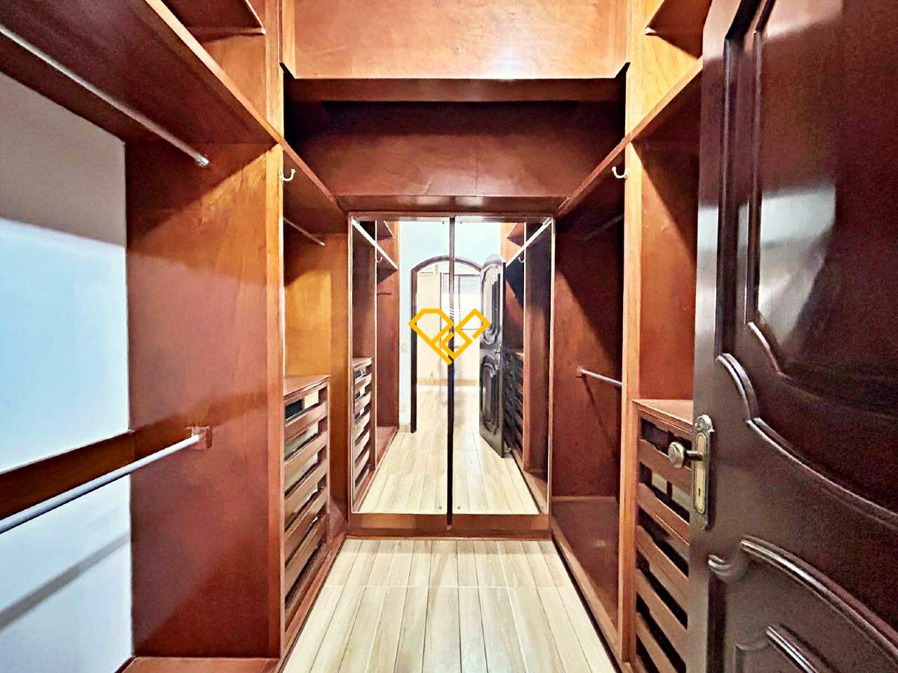 Apartamento à venda no Aparecida: Dormitório 3 - suíte - closet