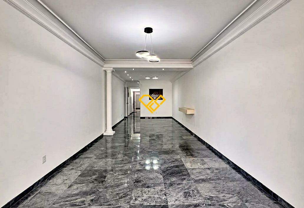 Apartamento à venda no Ponta da Praia: Sala