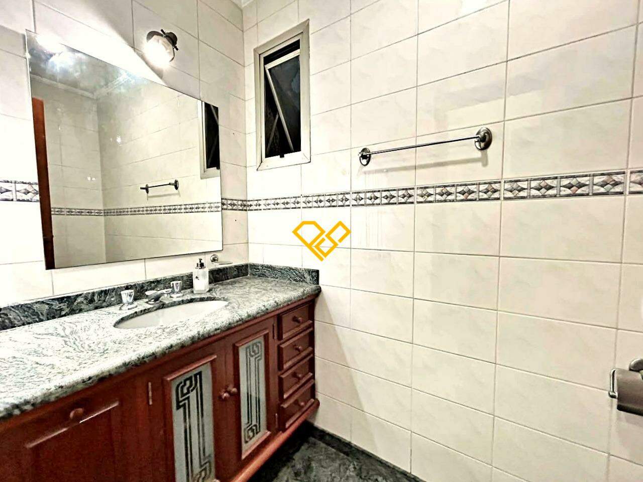 Apartamento à venda no Ponta da Praia: Lavabo