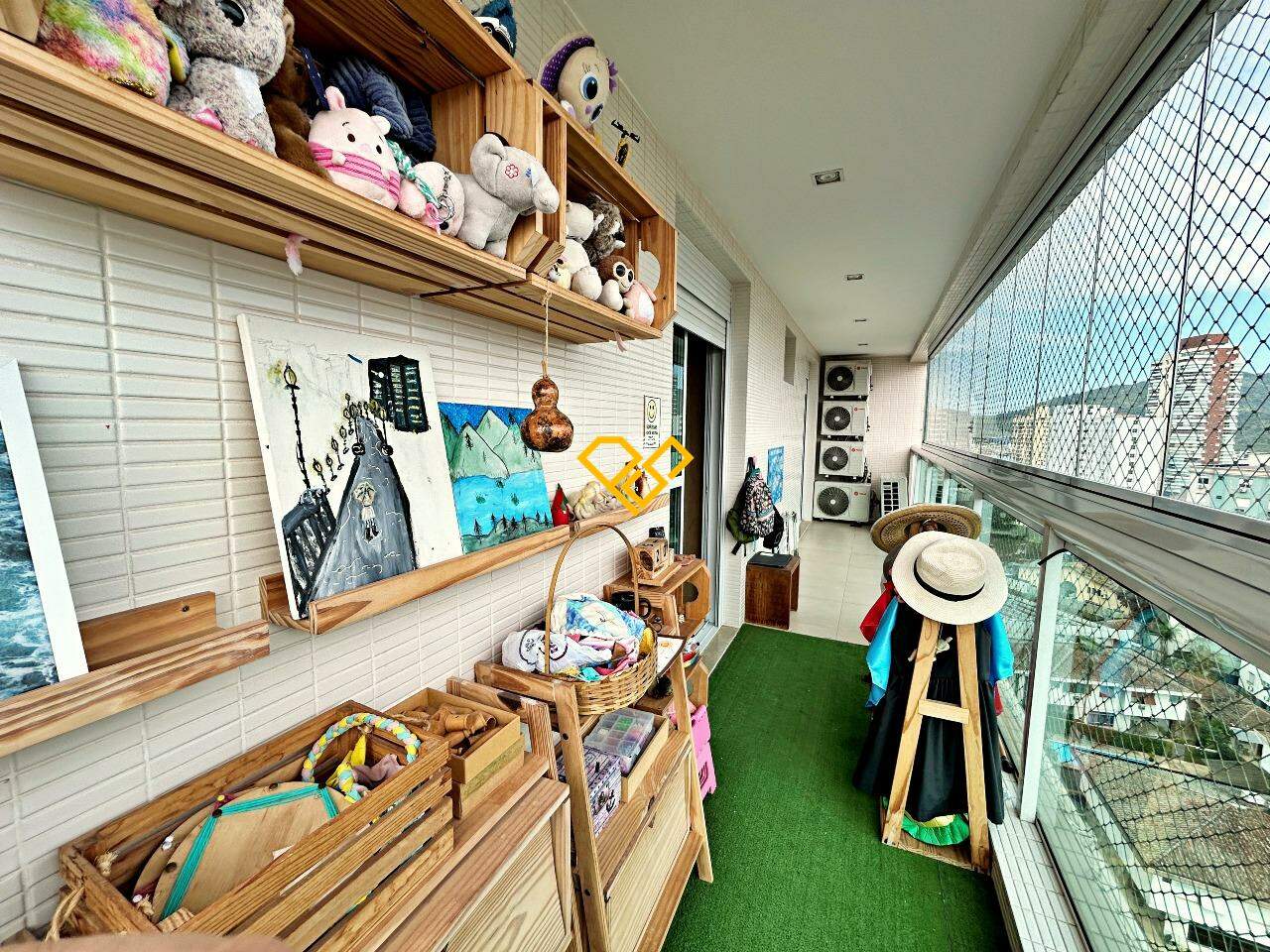 Apartamento à venda no Ponta da Praia: Varanda lateral