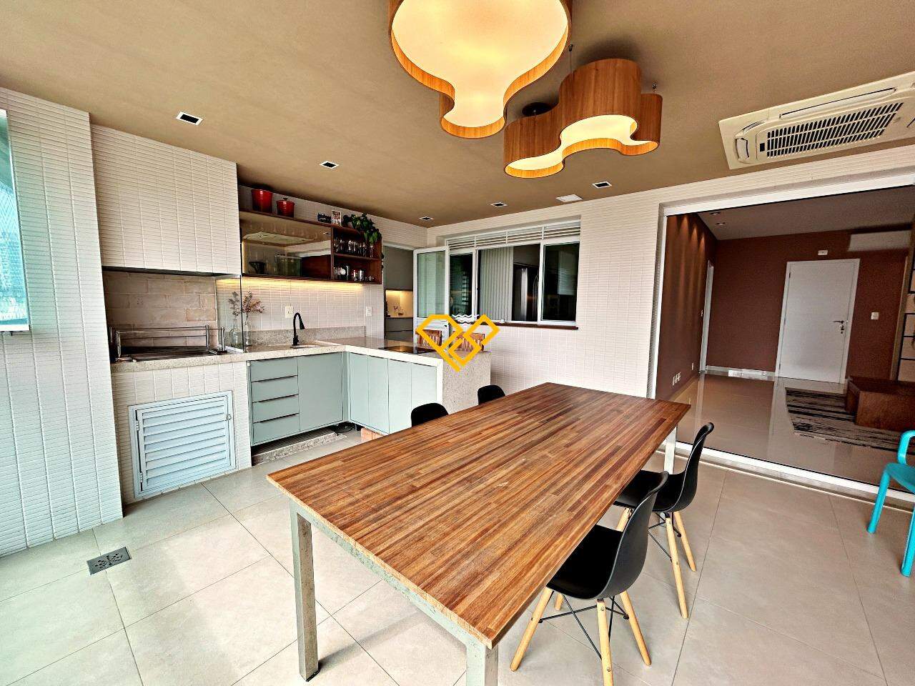 Apartamento à venda no Ponta da Praia: Varanda