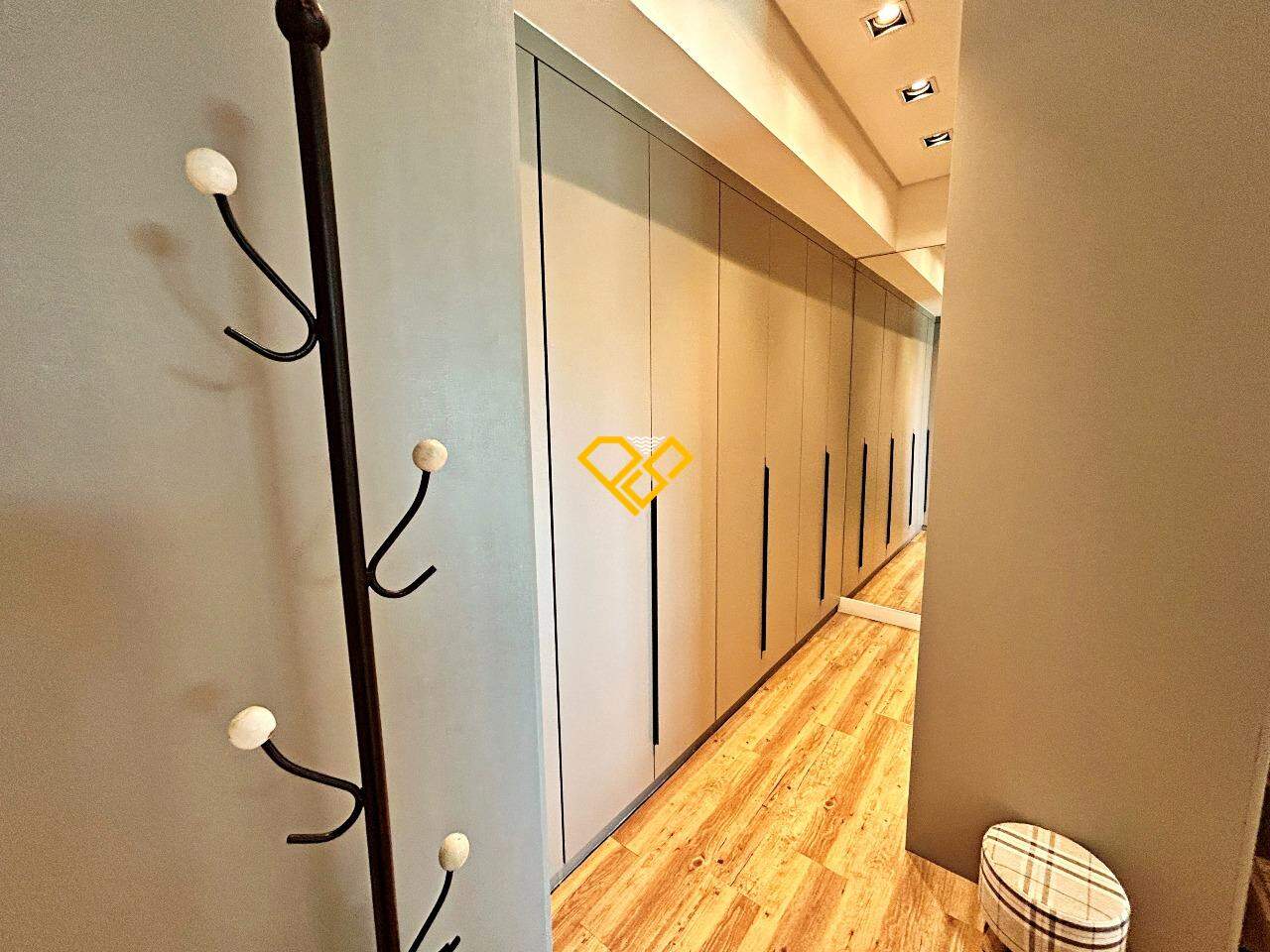 Apartamento à venda no Ponta da Praia: Closet