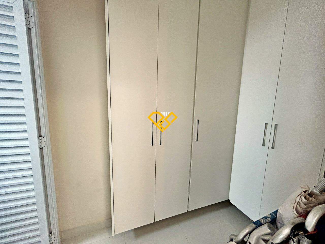 Apartamento à venda no Ponta da Praia: Dependência