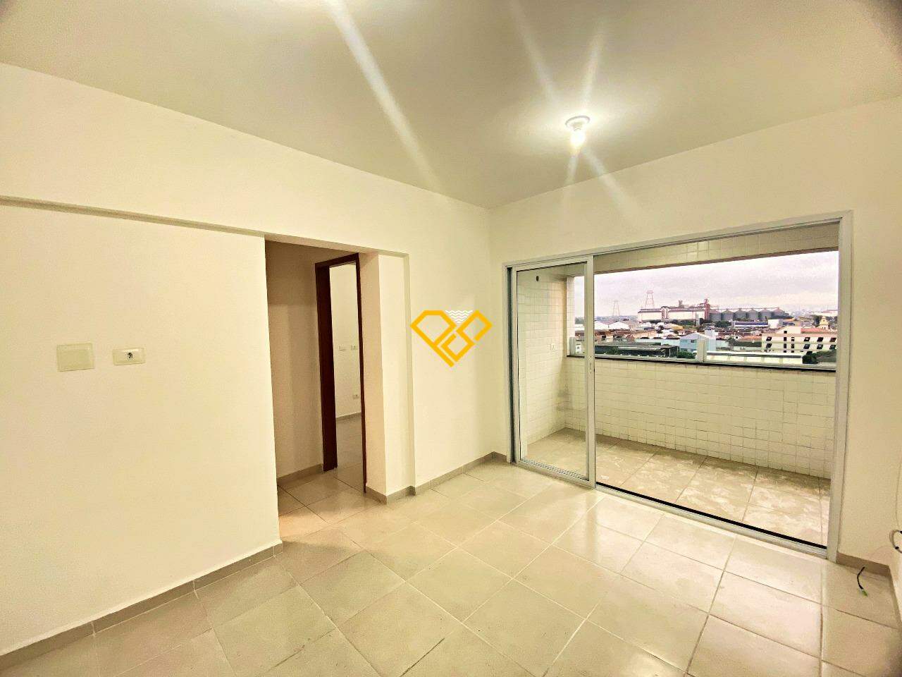 Apartamento à venda no Macuco: Sala e varanda