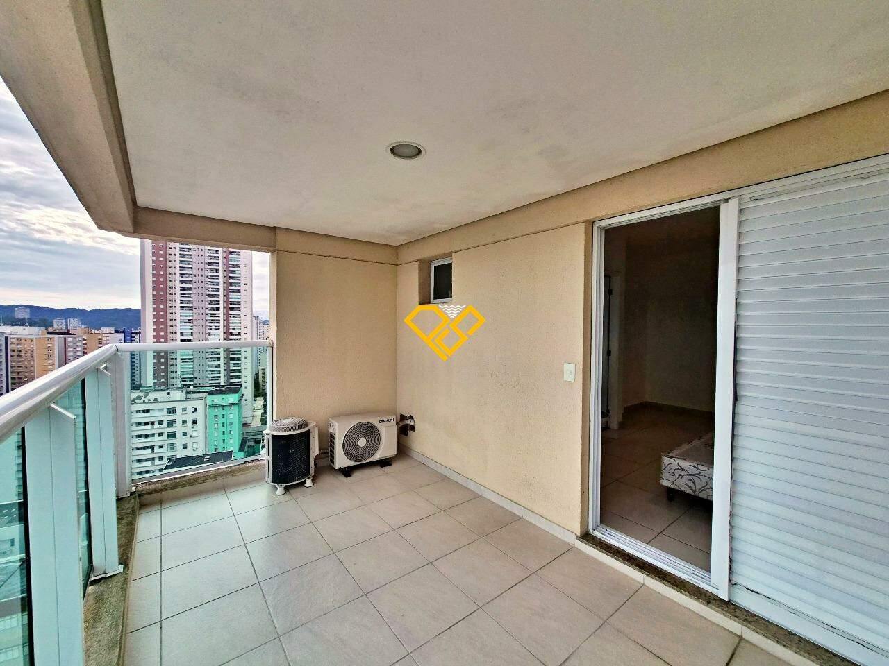 Apartamento Duplex à venda no José Menino: Varanda