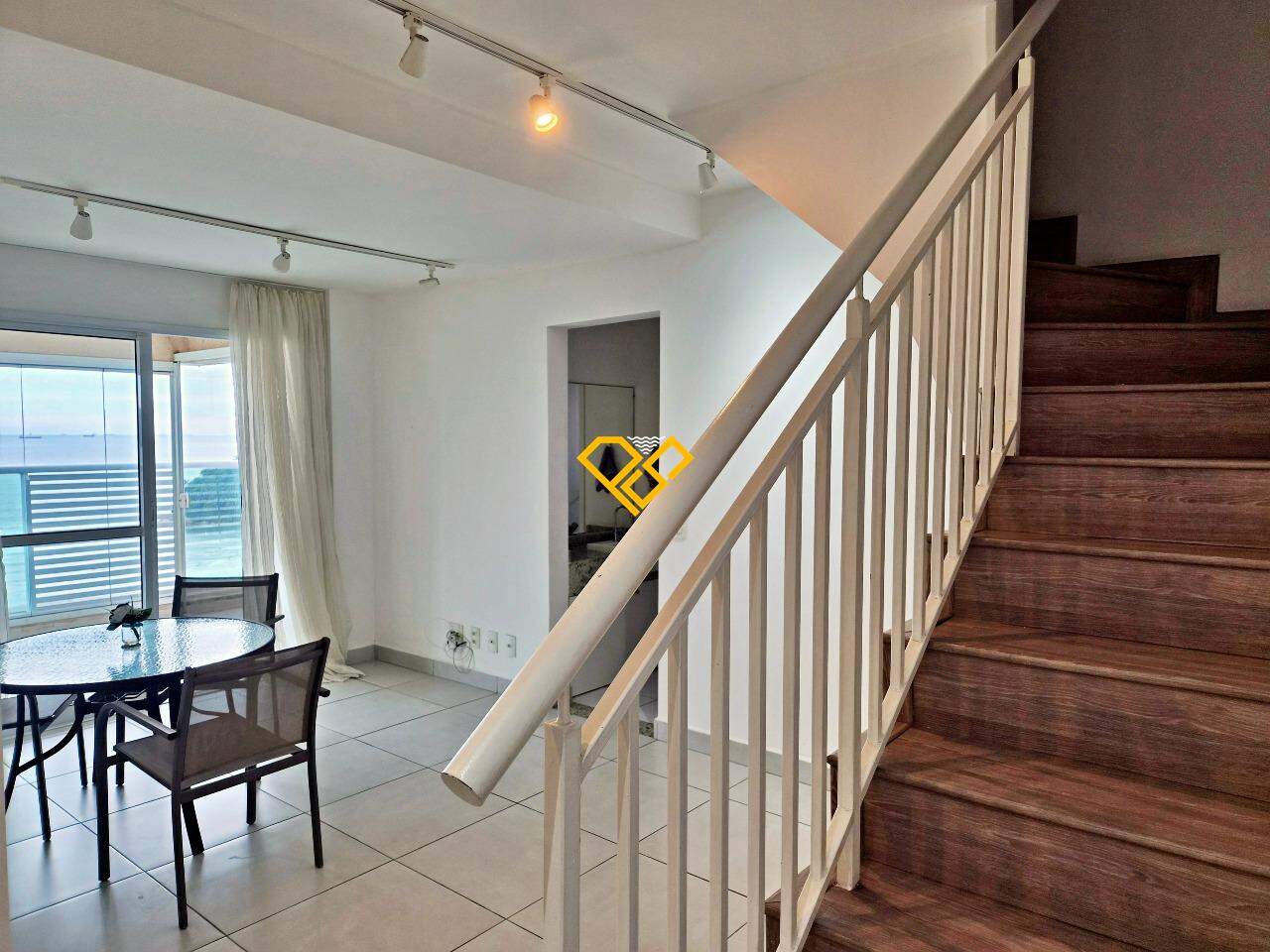Apartamento Duplex à venda no José Menino: Acesso ao 2° andar