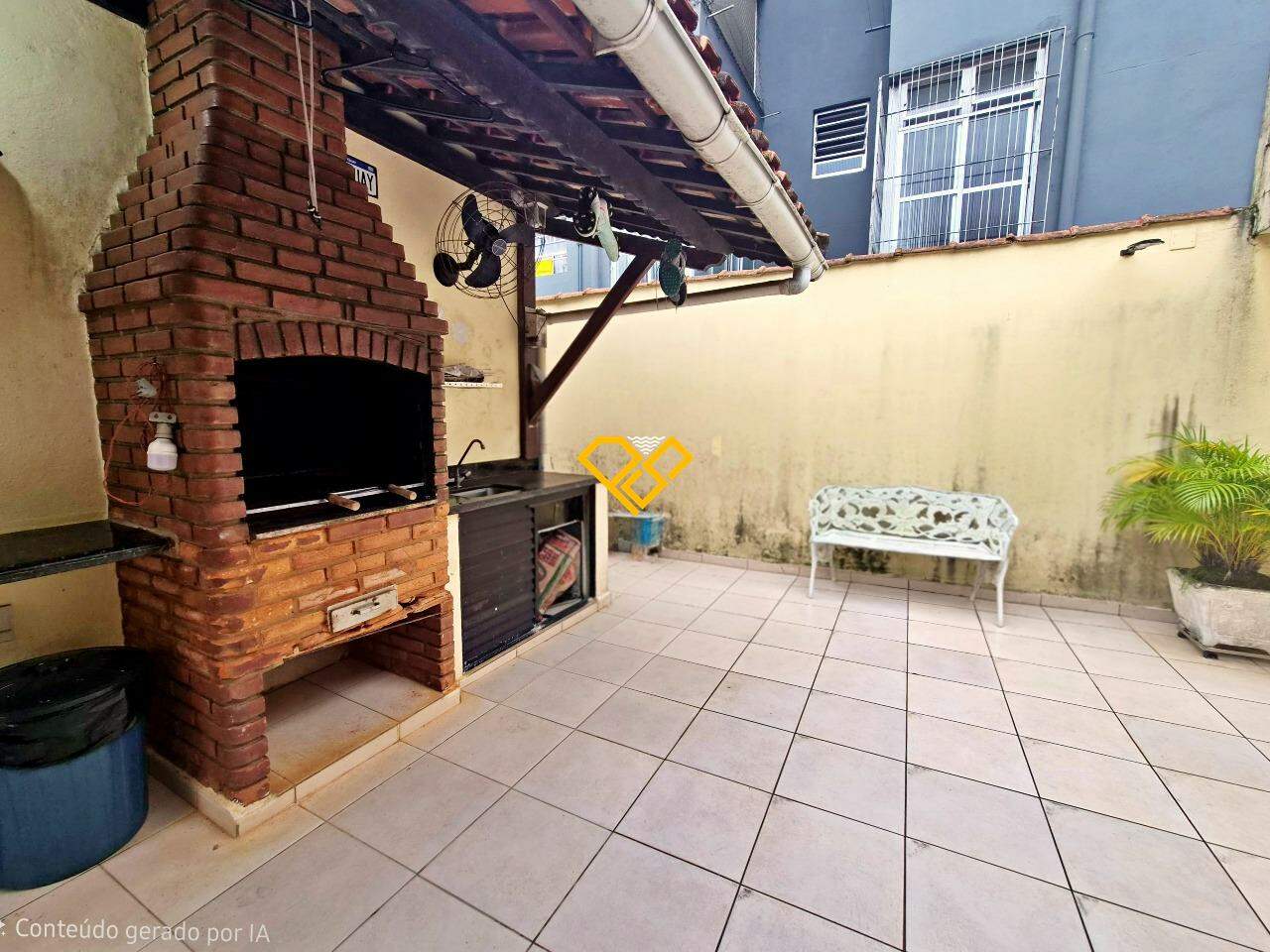 Casa à venda no Vila Belmiro: Quintal com churrasqueira