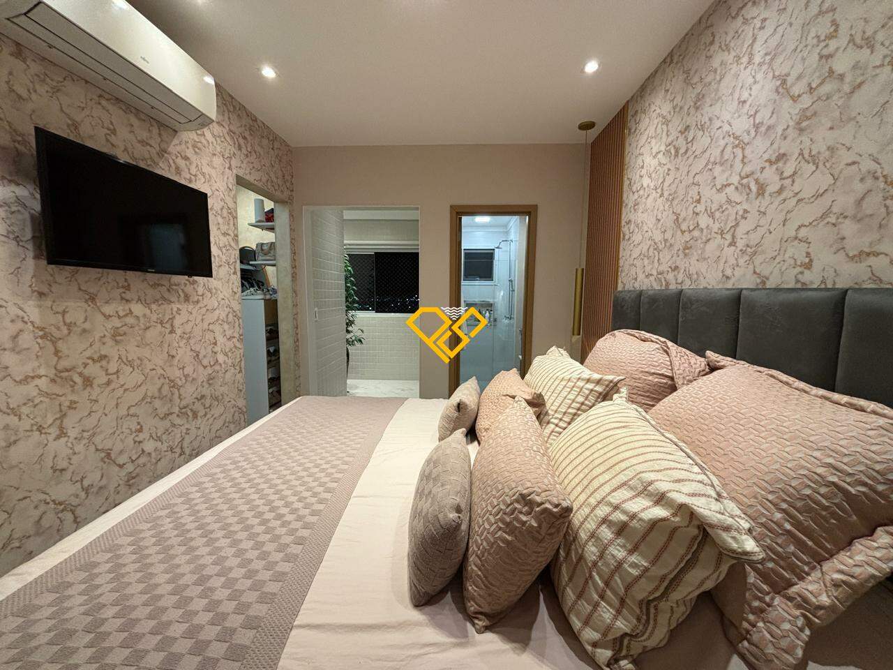 Apartamento à venda no Boqueirão: Dormitório 1 - suíte