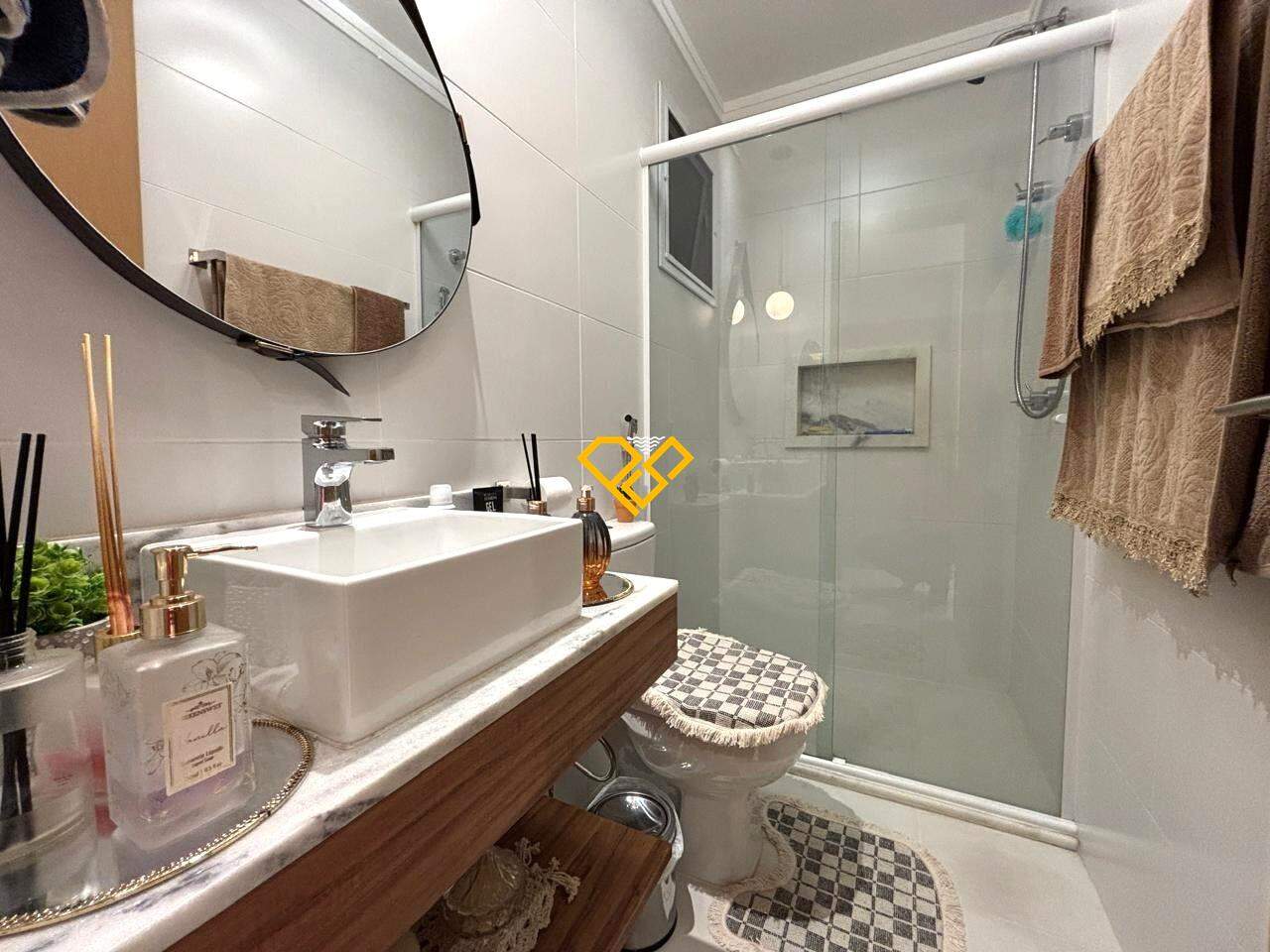 Apartamento à venda no Boqueirão: Lavabo