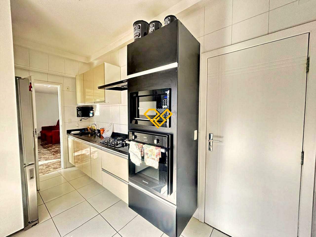 Apartamento à venda no Gonzaga: Cozinha