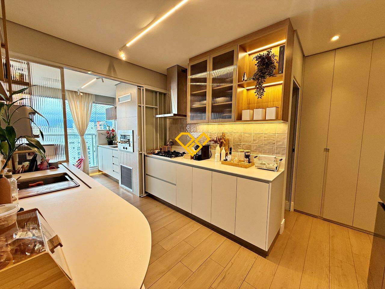 Apartamento à venda no Gonzaga: Cozinha