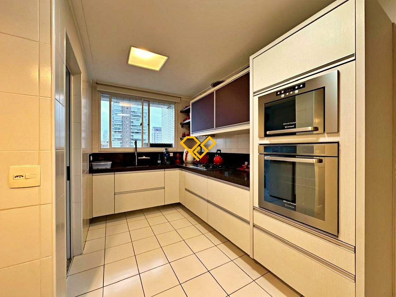 Apartamento à venda no Gonzaga: Cozinha
