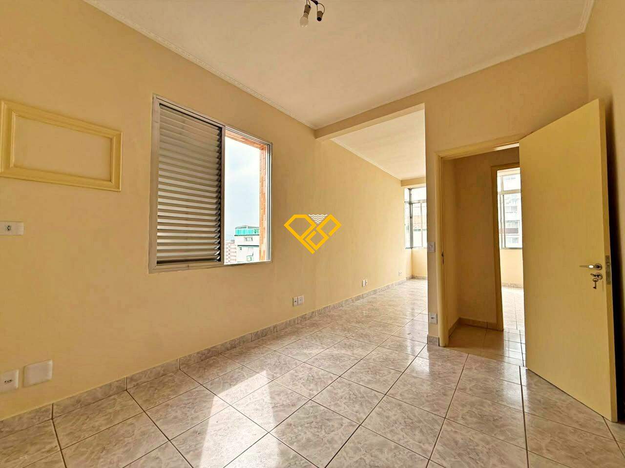 Apartamento à venda no José Menino: Dependência revertida