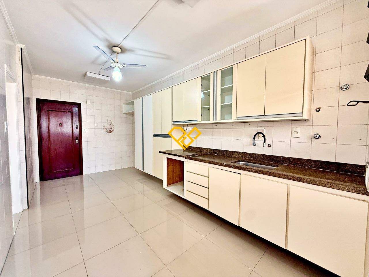 Apartamento à venda no Ponta da Praia: Cozinha