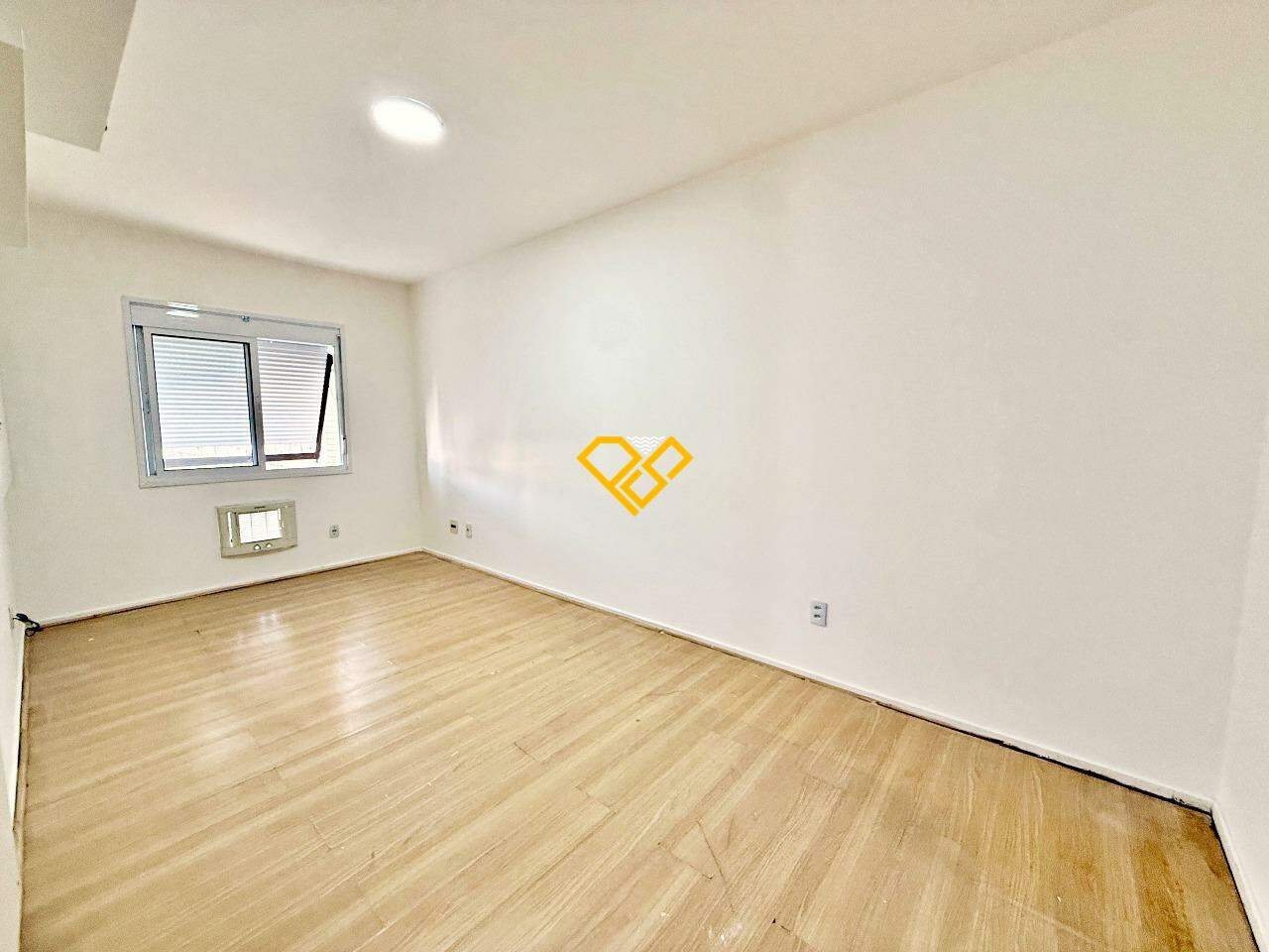 Apartamento à venda no Ponta da Praia: Dormitório 1 - suíte