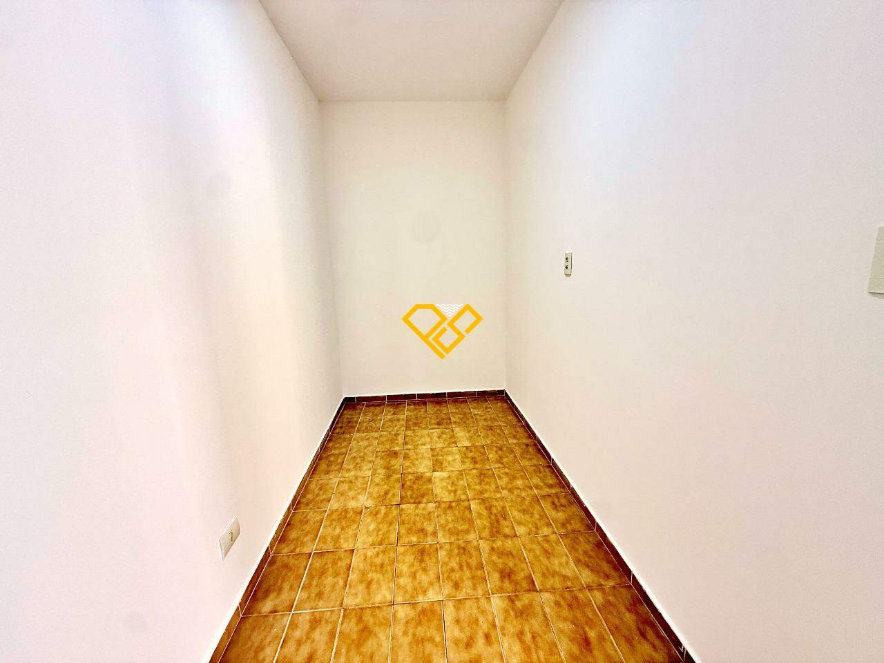 Apartamento à venda no Ponta da Praia: Dependência