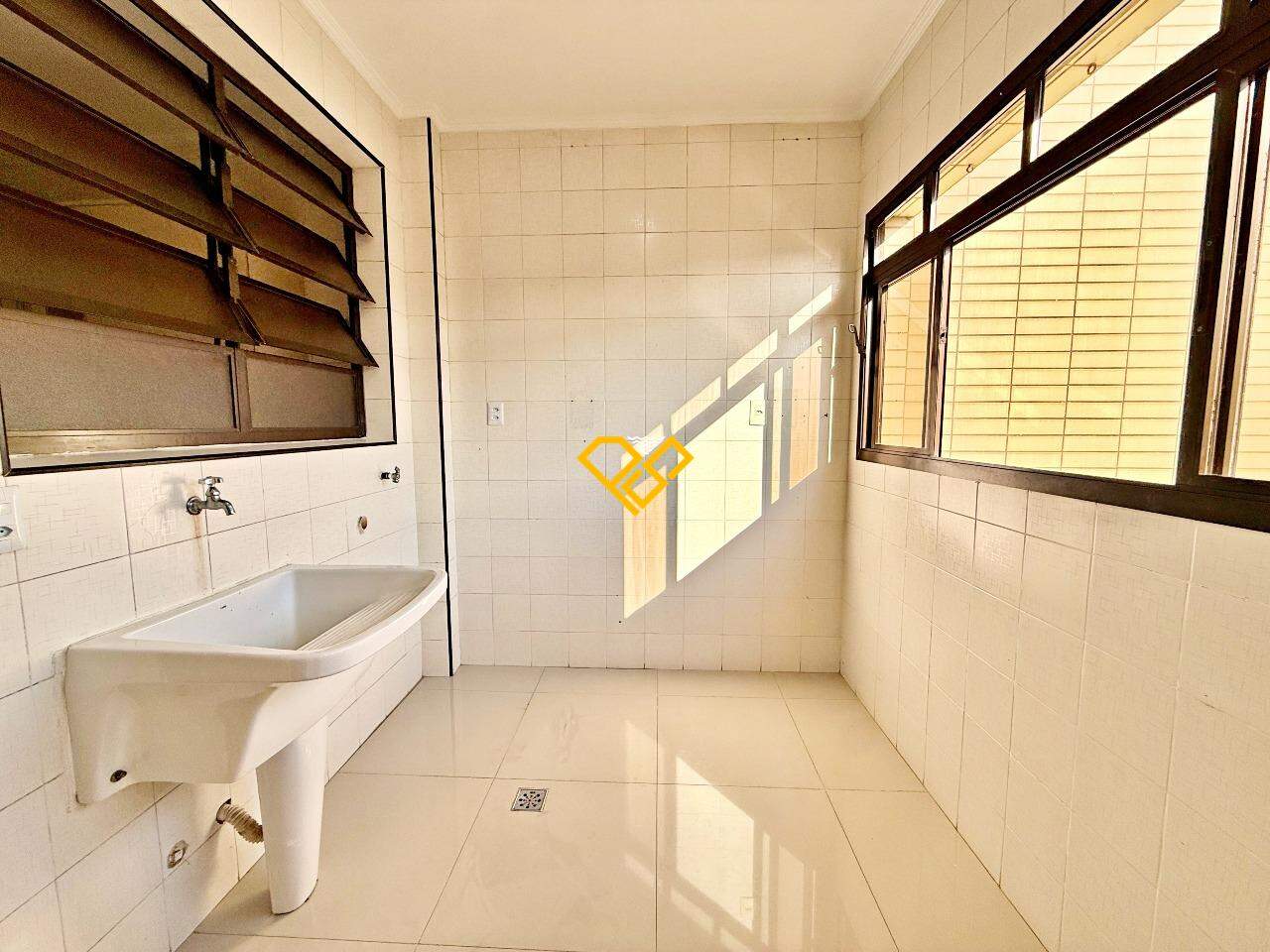 Apartamento à venda no Ponta da Praia: Área de serviço