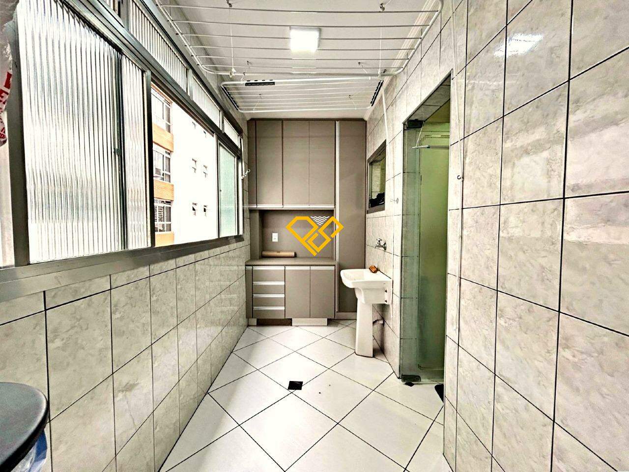 Apartamento à venda no Marapé: Área deserviço