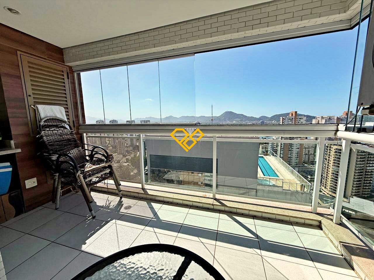 Apartamento à venda no Ponta da Praia: Varanda