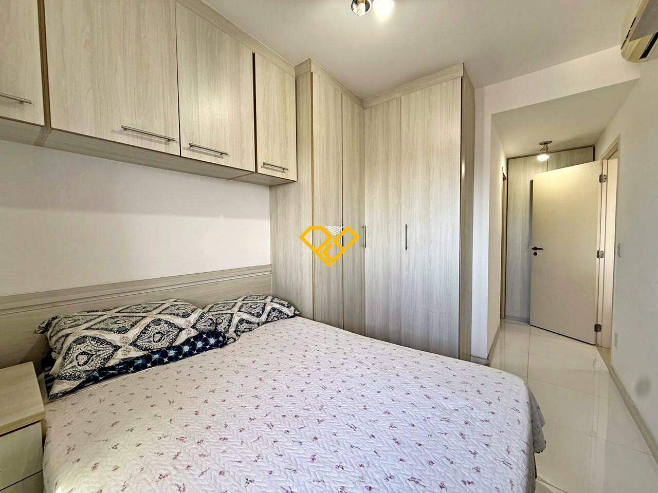 Apartamento à venda no Ponta da Praia: Dormitório - suíte