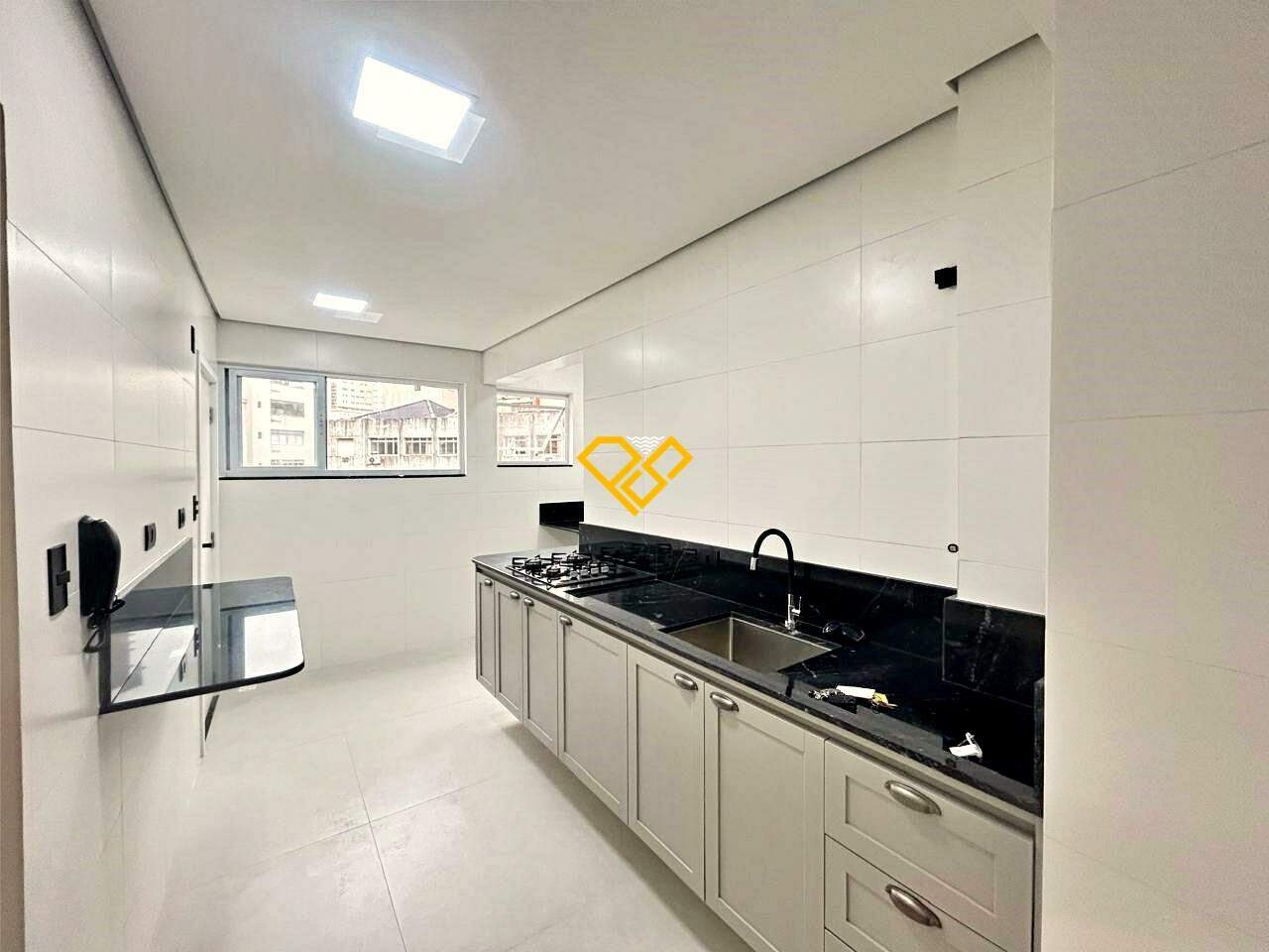 Apartamento à venda no Gonzaga: Cozinha