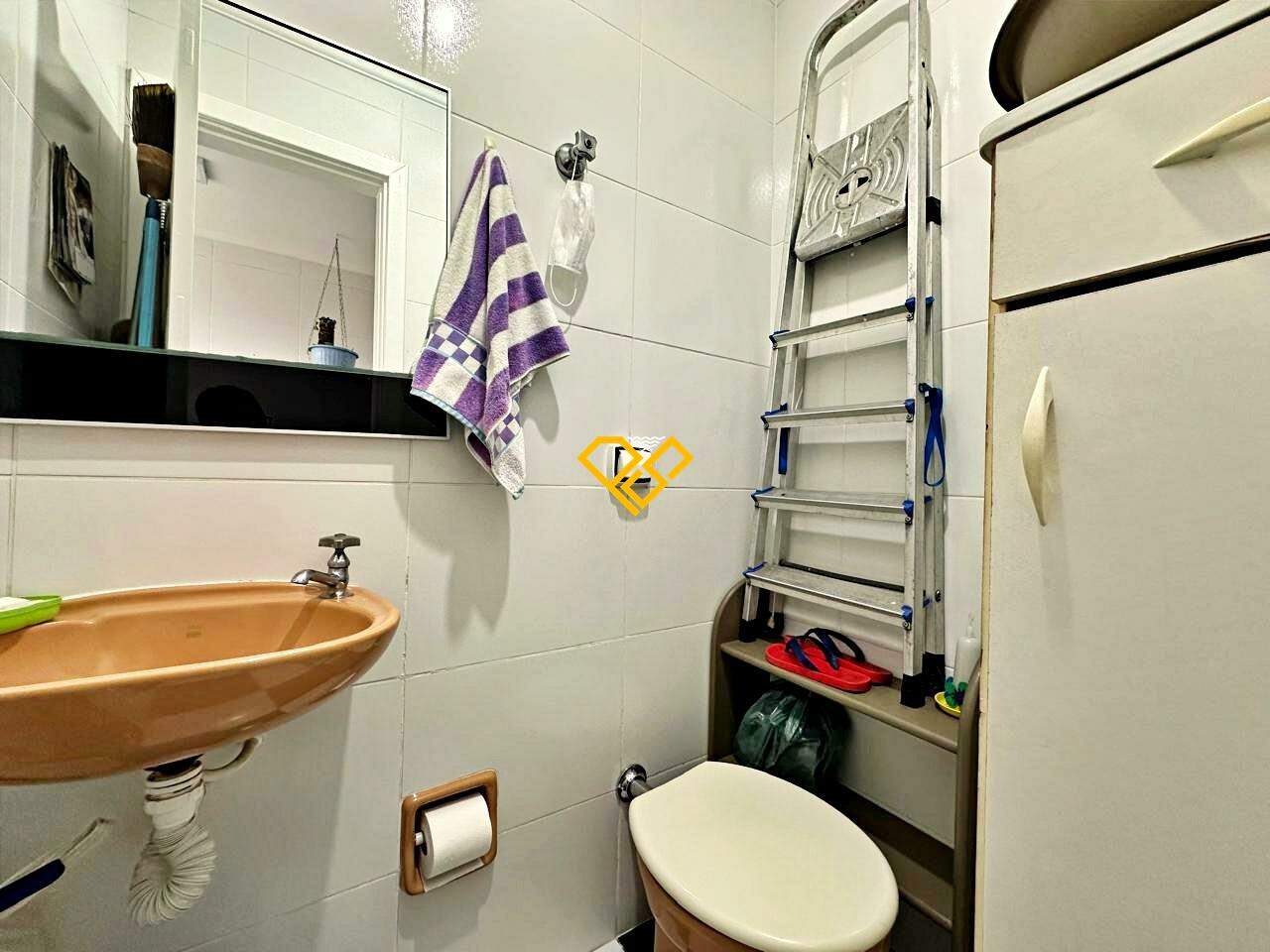 Apartamento à venda no Boqueirão: Wc de serviço