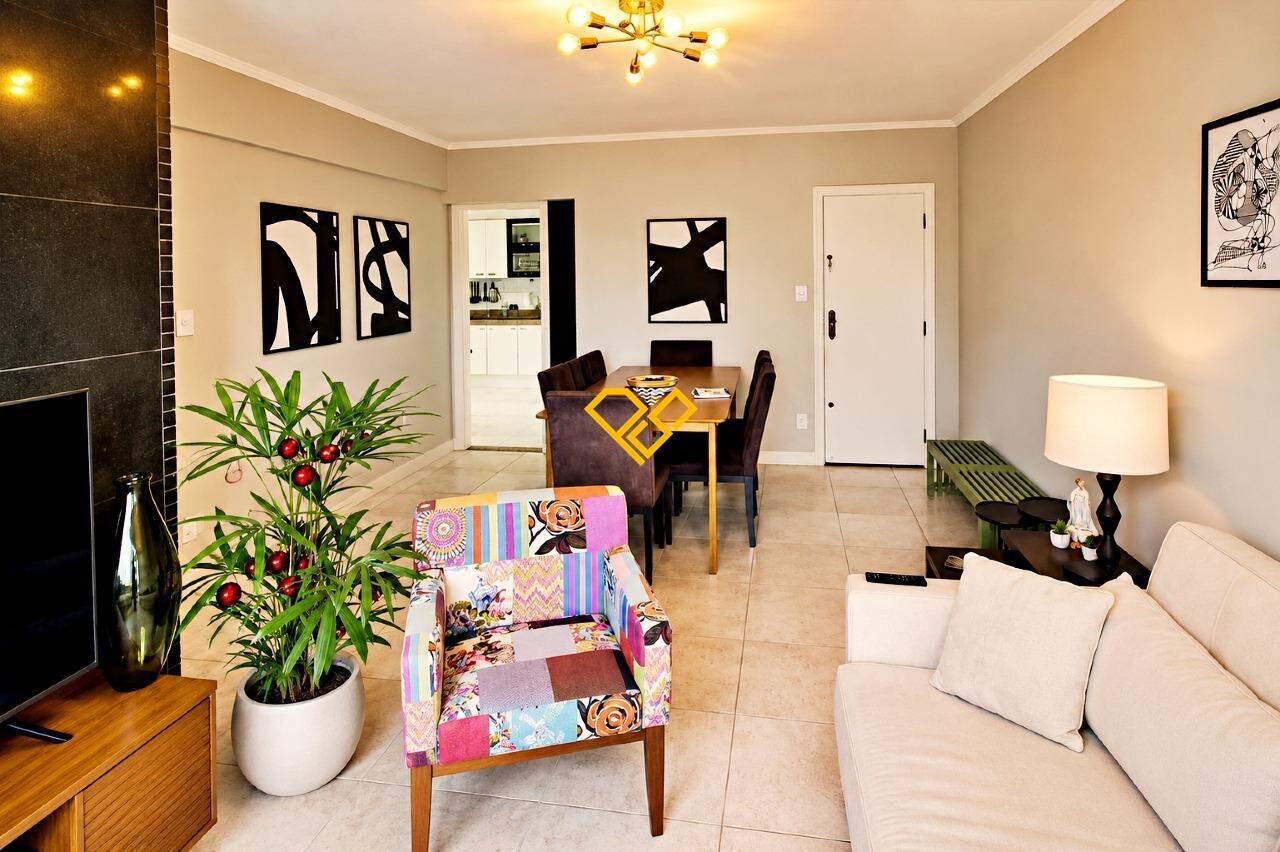 Apartamento à venda no Ponta da Praia: Sala