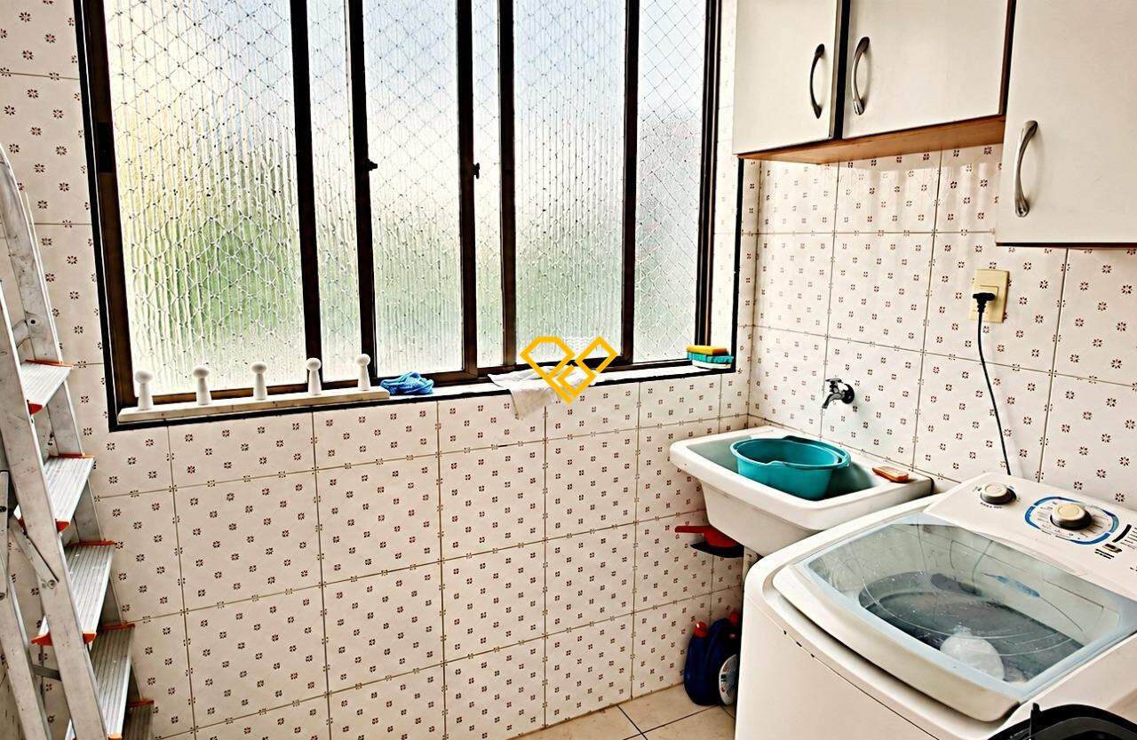 Apartamento à venda no Ponta da Praia: Área de serviço