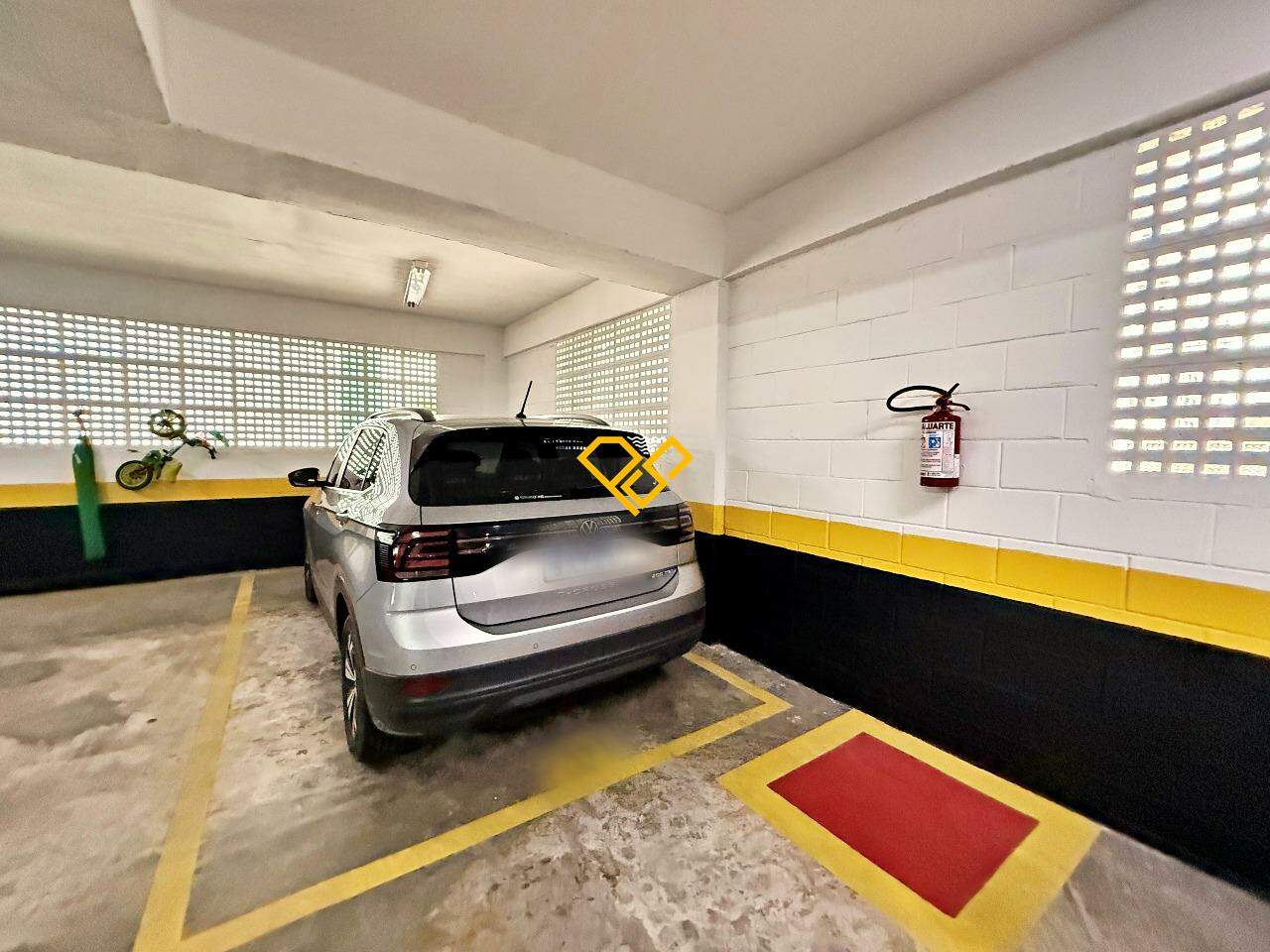 Apartamento à venda no Pompéia: Garagem