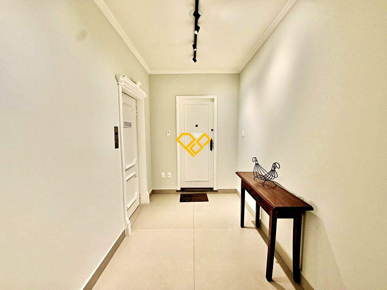 Apartamento à venda no Pompéia: Hall de entrada