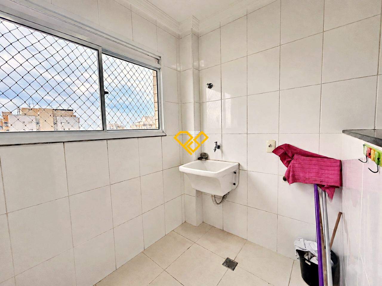 Apartamento para aluguel no Ponta da Praia: Área de serviço