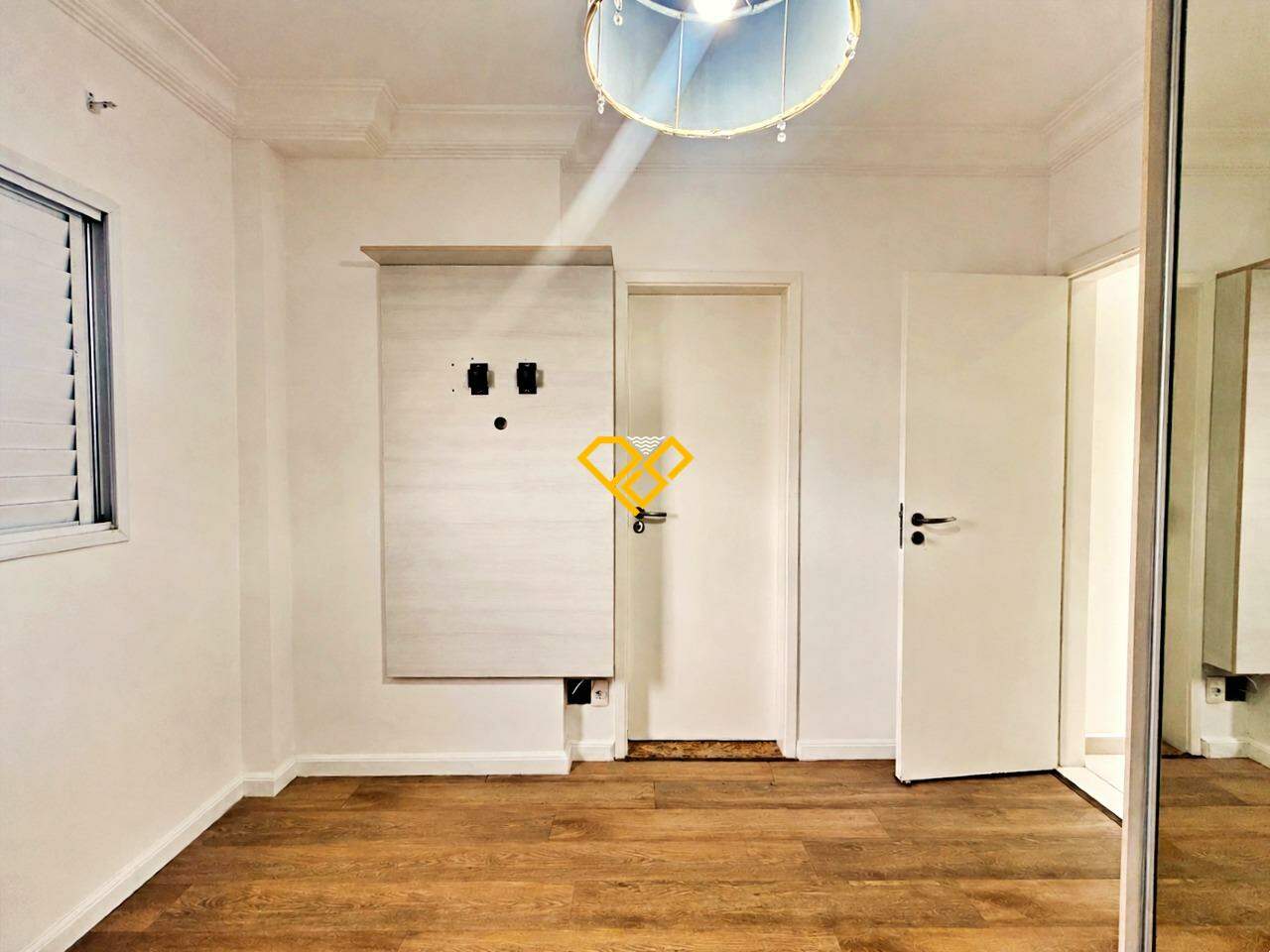 Apartamento para aluguel no Ponta da Praia: Dormitório 1 - suíte