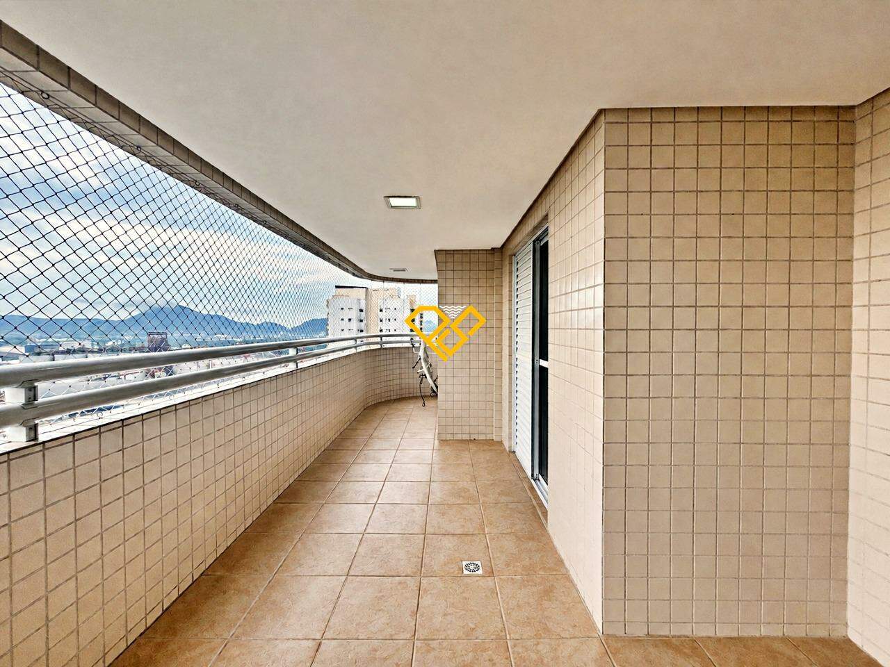 Apartamento para aluguel no Ponta da Praia: Varanda