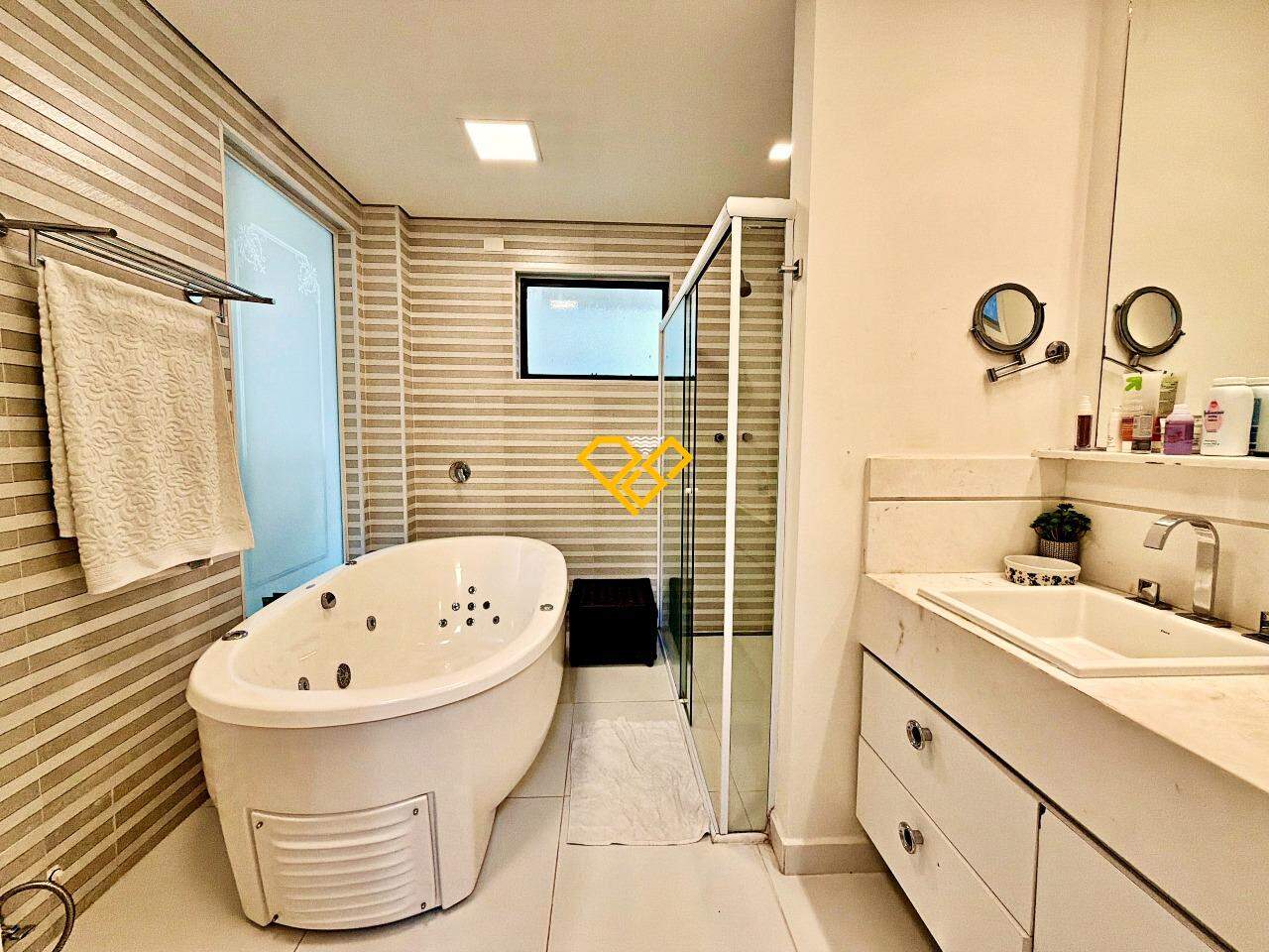 Apartamento para aluguel no Gonzaga: Wc suíte 1 - master