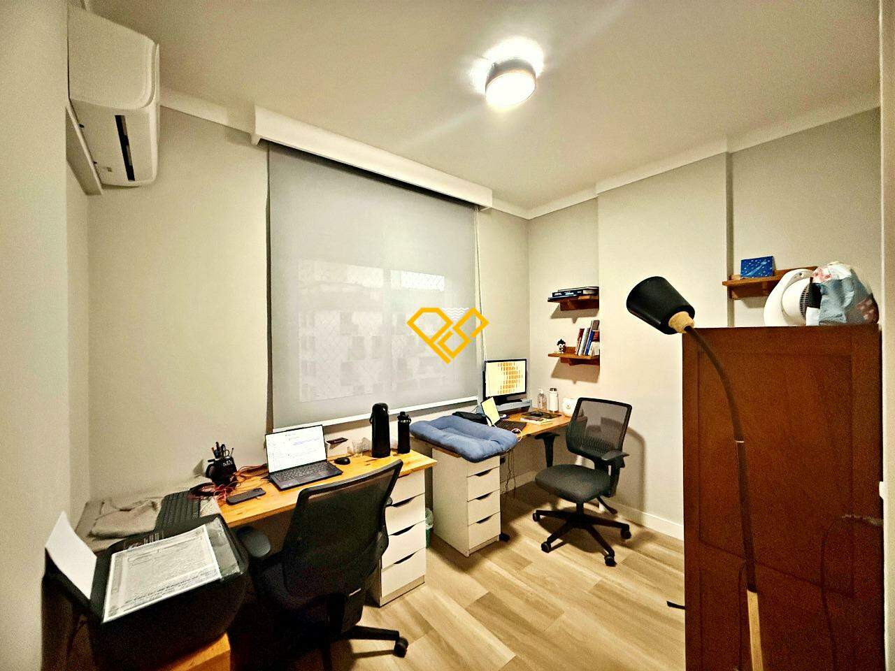 Apartamento à venda no Ponta da Praia: Escritório