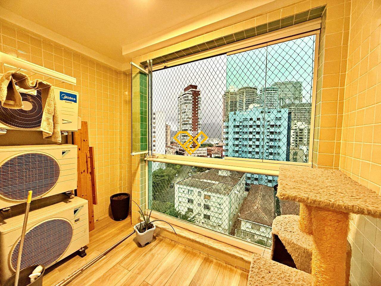 Apartamento para aluguel no Ponta da Praia: Varanda