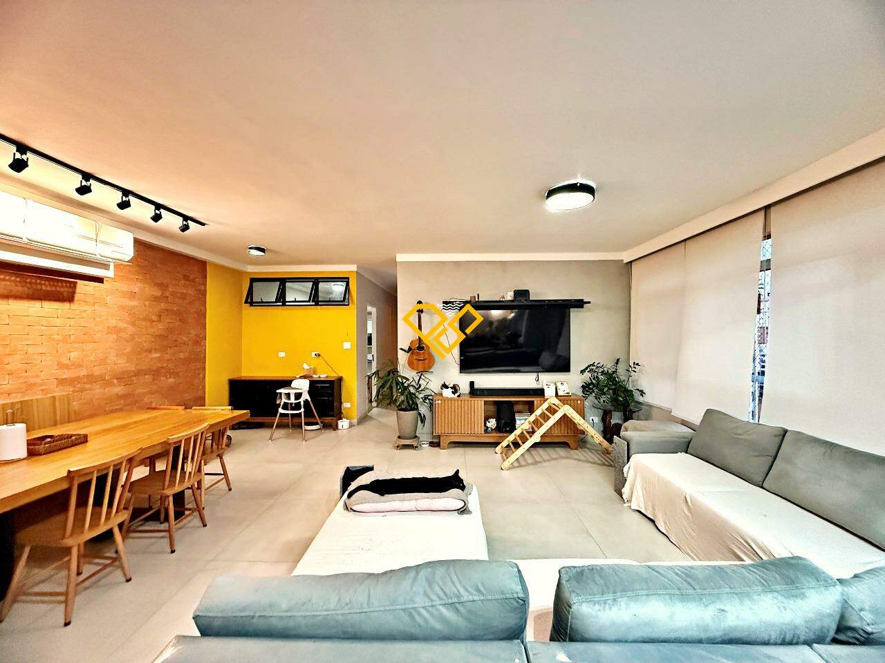 Apartamento para aluguel no Ponta da Praia: Sala