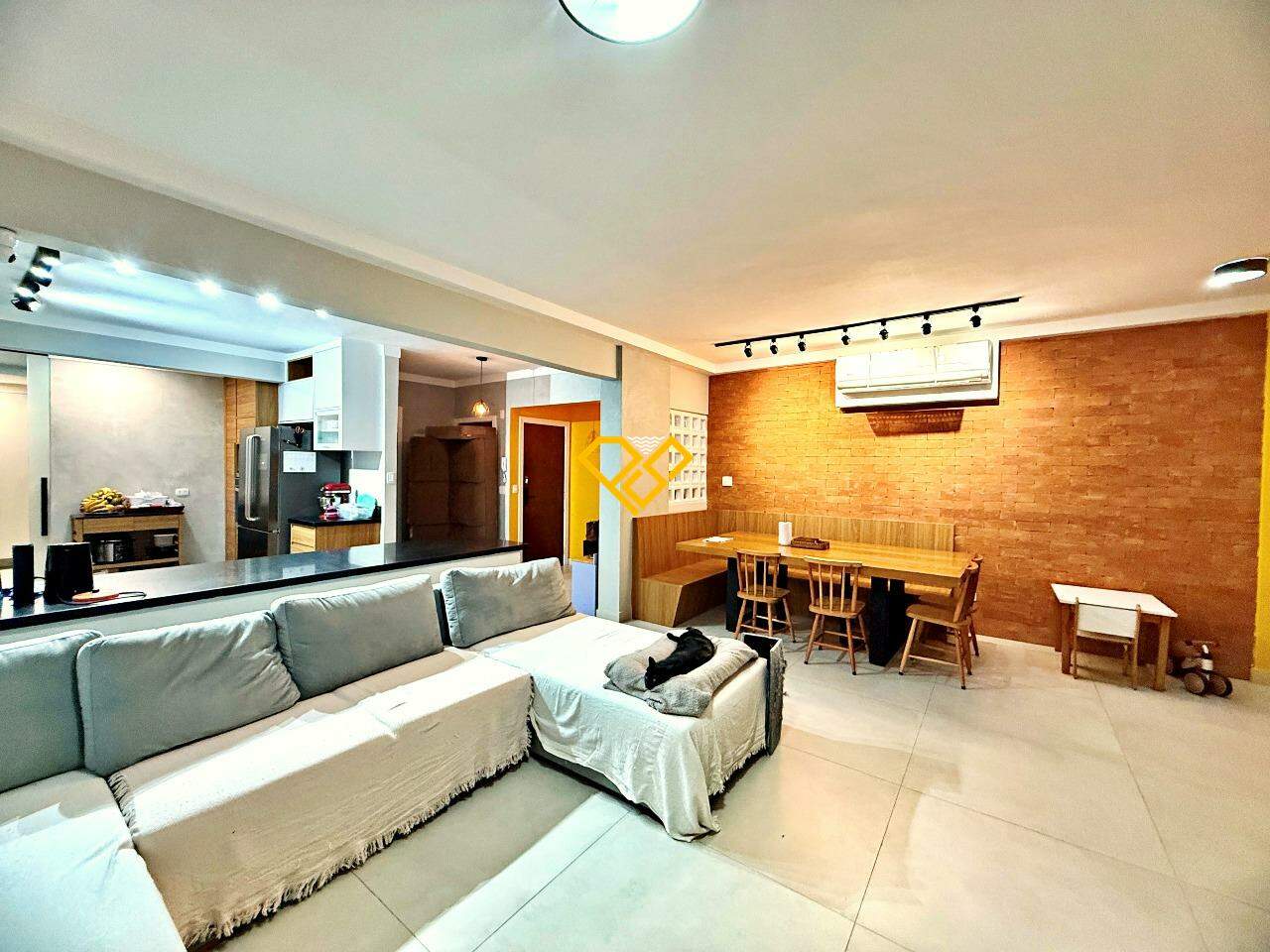 Apartamento para aluguel no Ponta da Praia: Sala