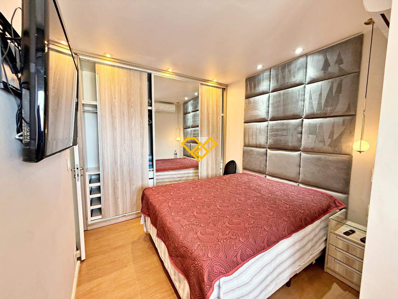 Cobertura à venda no José Menino: Suíte 1