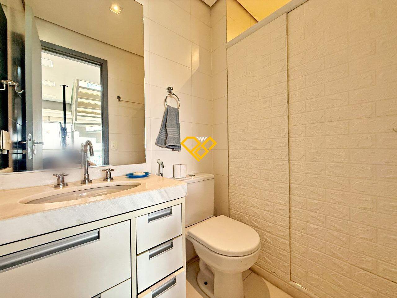 Cobertura à venda no José Menino: Lavabo