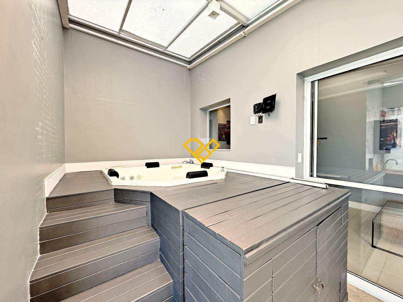 Cobertura à venda no José Menino: Hidro