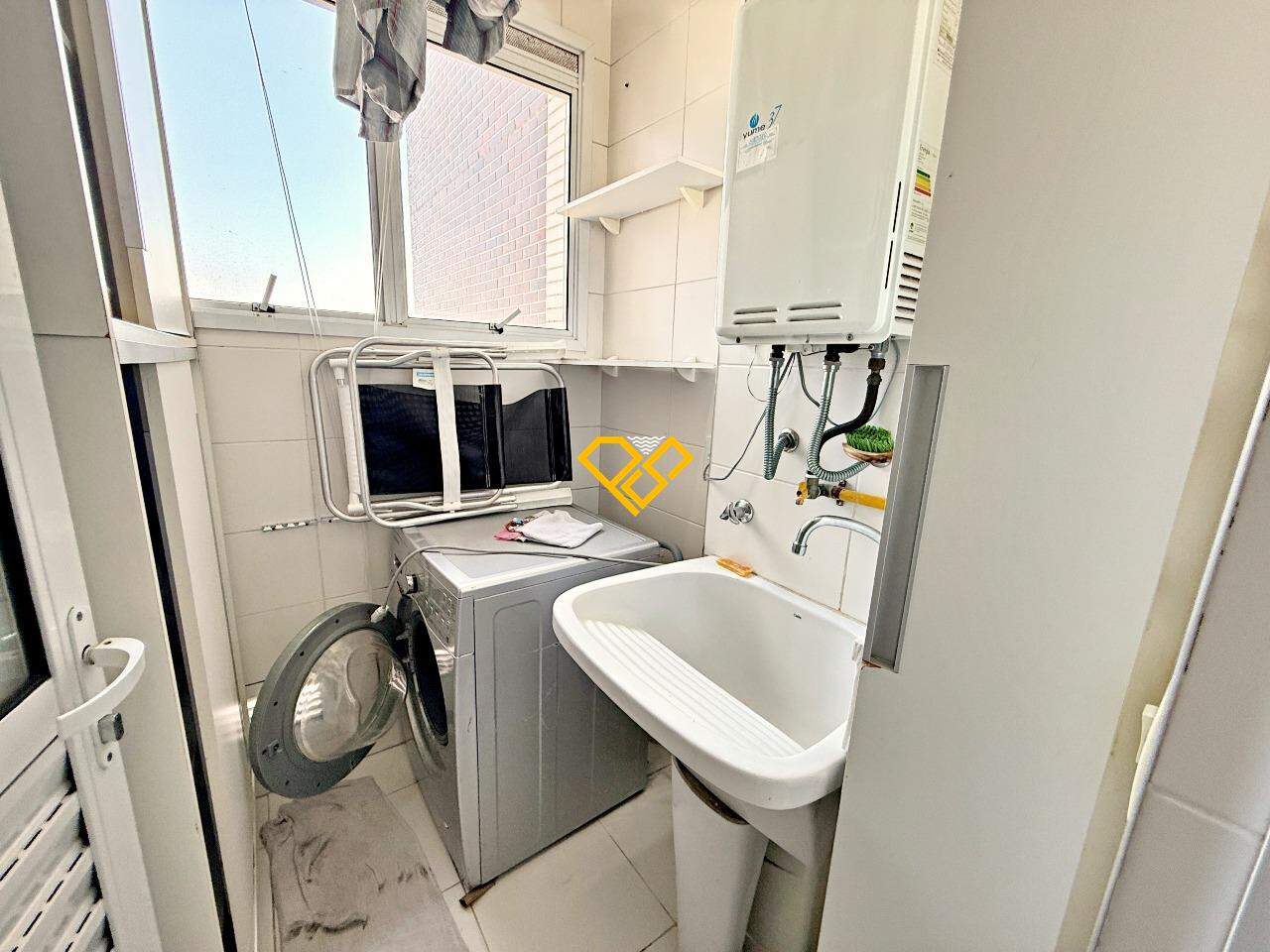 Cobertura à venda no José Menino: Área de serviço