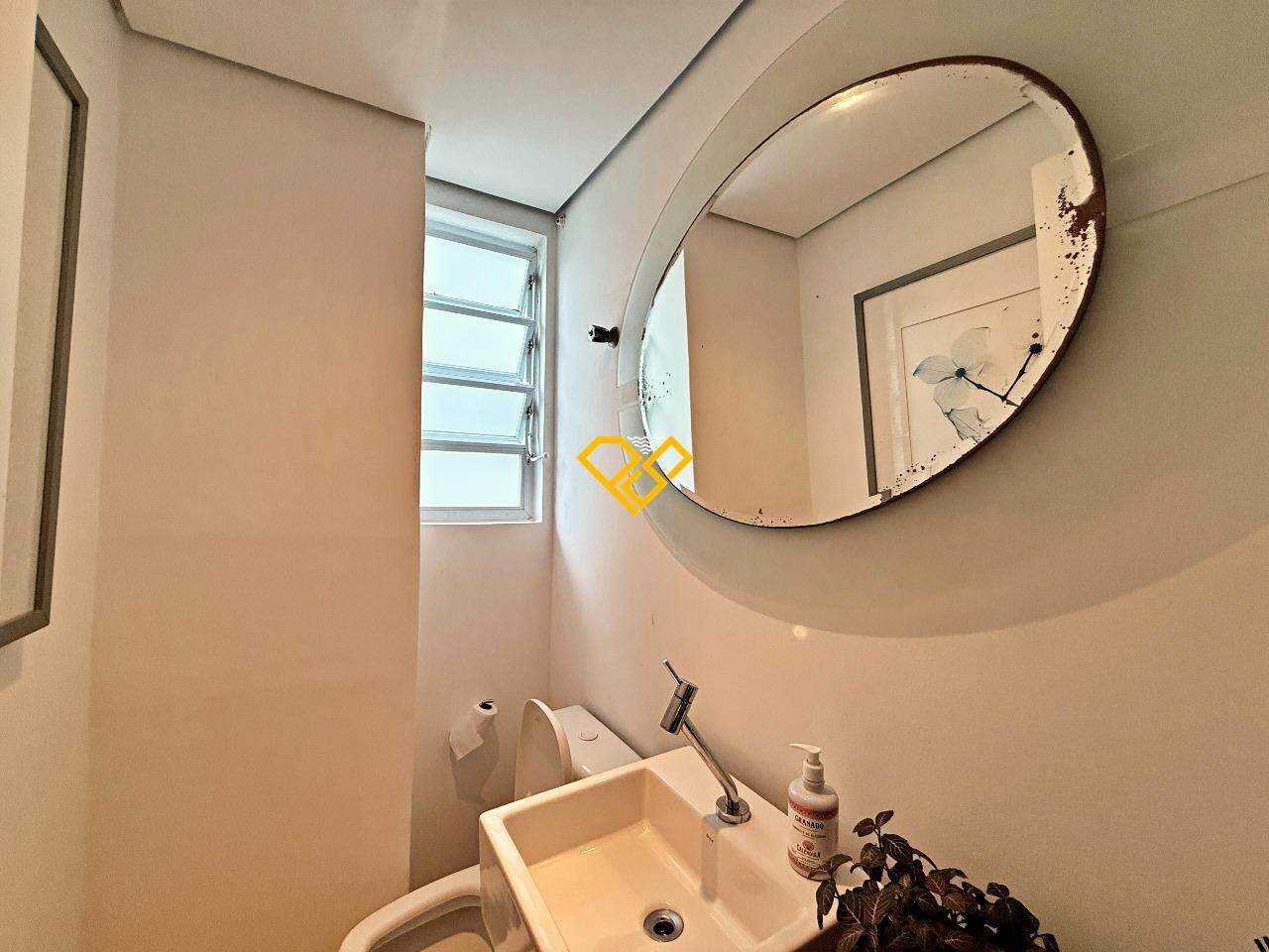 Apartamento à venda no Gonzaga: Lavabo
