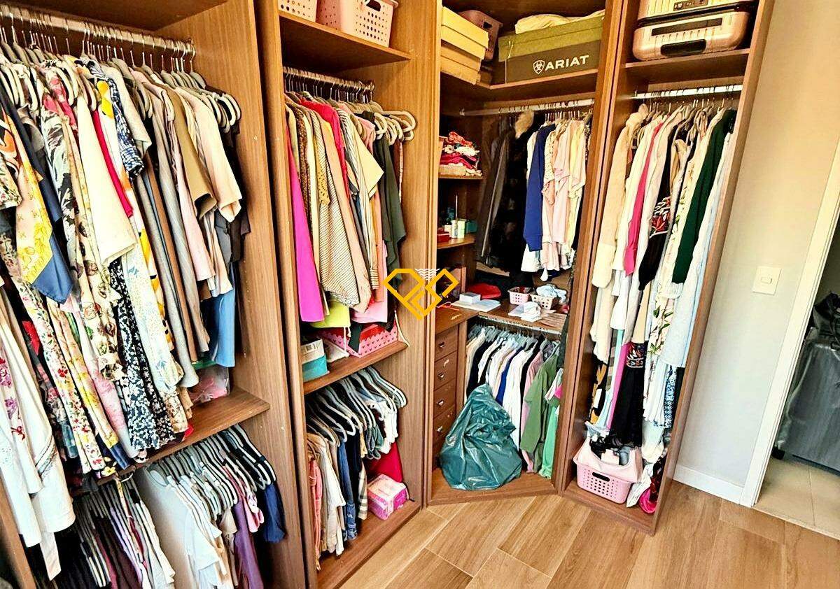 Apartamento à venda no Aparecida: Dormitório 2 - closet