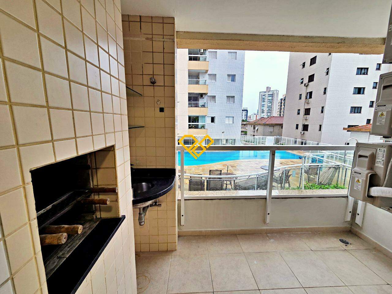 Apartamento para aluguel no Ponta da Praia: VAranda