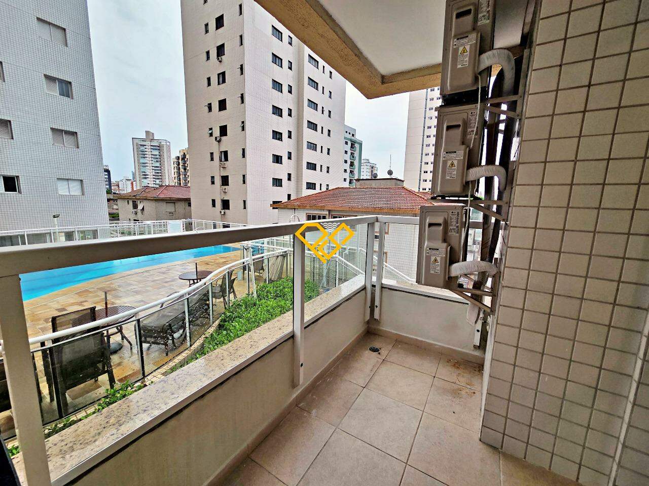Apartamento para aluguel no Ponta da Praia: Varanda
