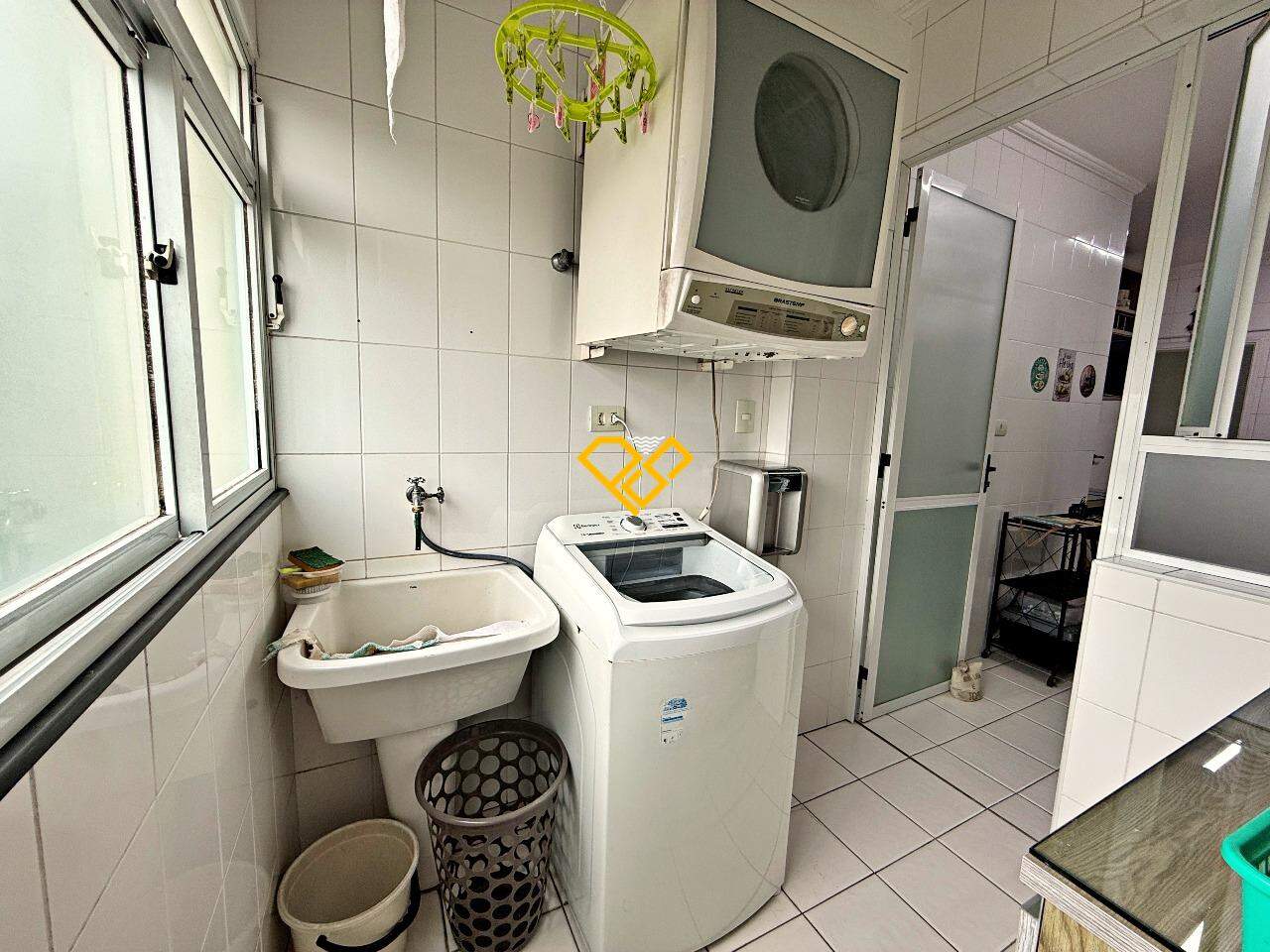 Apartamento para aluguel no Encruzilhada: Área de serviço