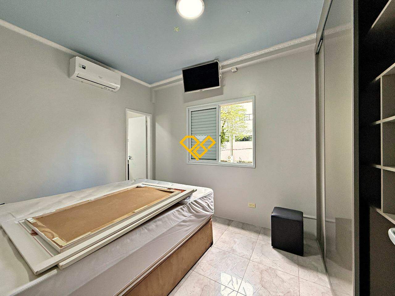 Apartamento para aluguel no Encruzilhada: Dormitório 1 - suíte