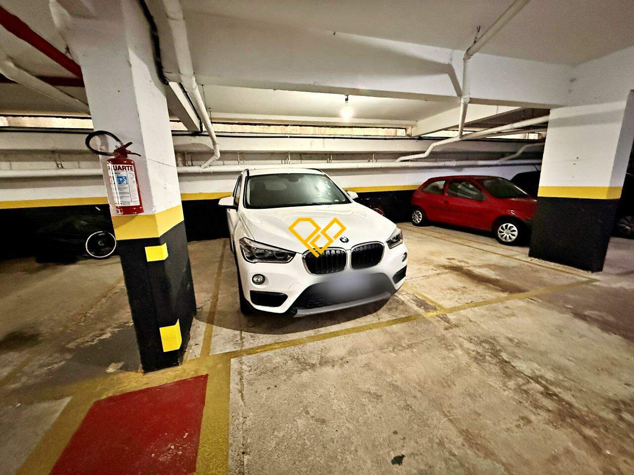 Apartamento para aluguel no Encruzilhada: Garagem